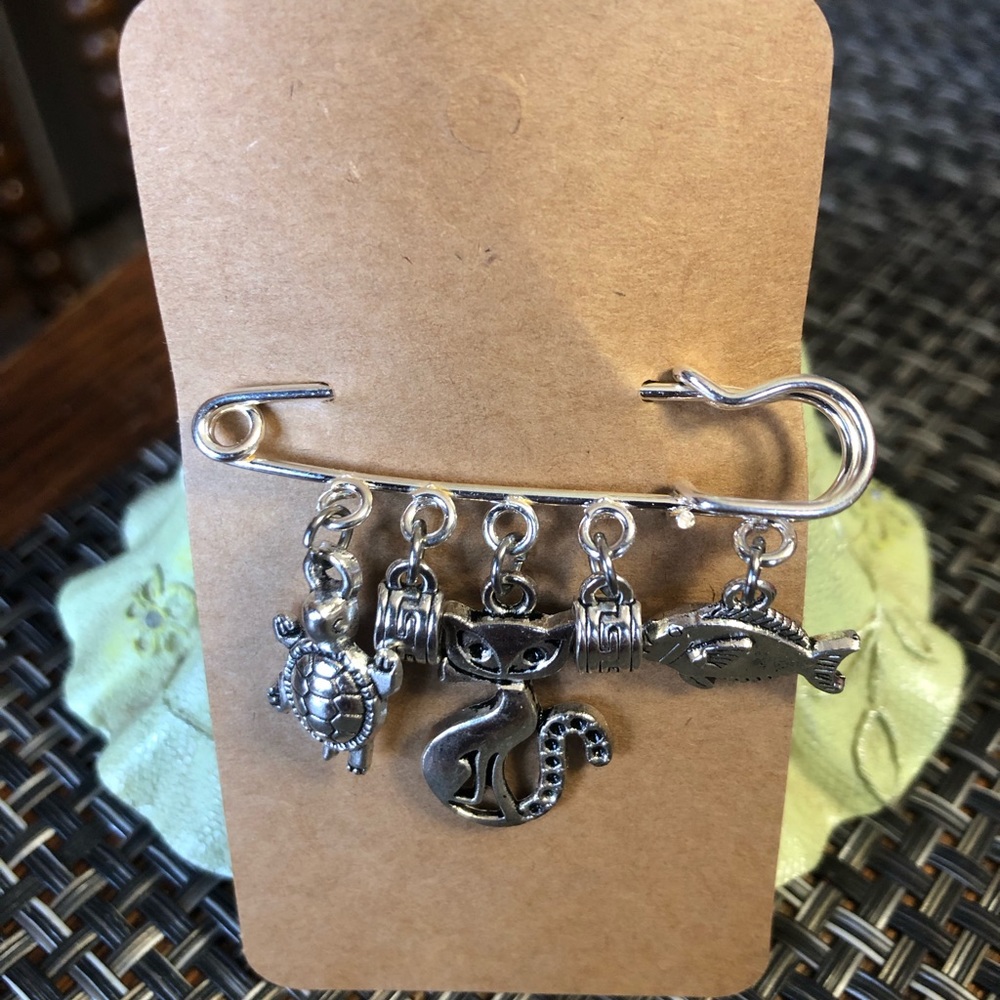 NWT, Handmade by A Charmed Life. Some of your favorite pets! Silver 2” Pin